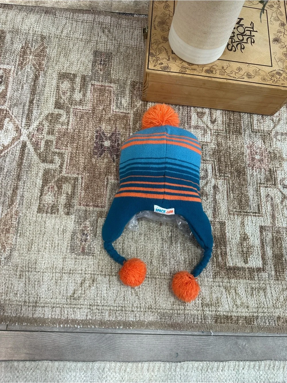 Looney Tunes Space Jam Youth Kids Winter Pom Beanie Hat Bugs Bunny Friends